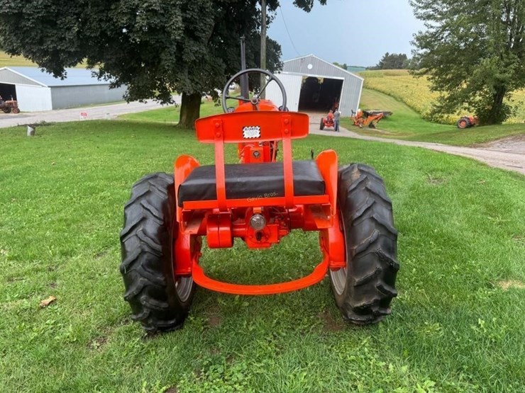1950-allis-chalmers-b-tractor-image-5