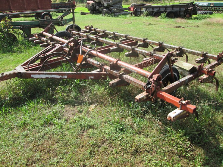 #5037-•-international-field-cultivator-image-1