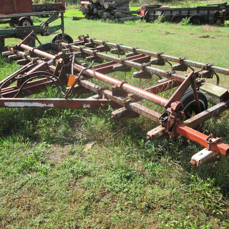 #5037 • International Field Cultivator