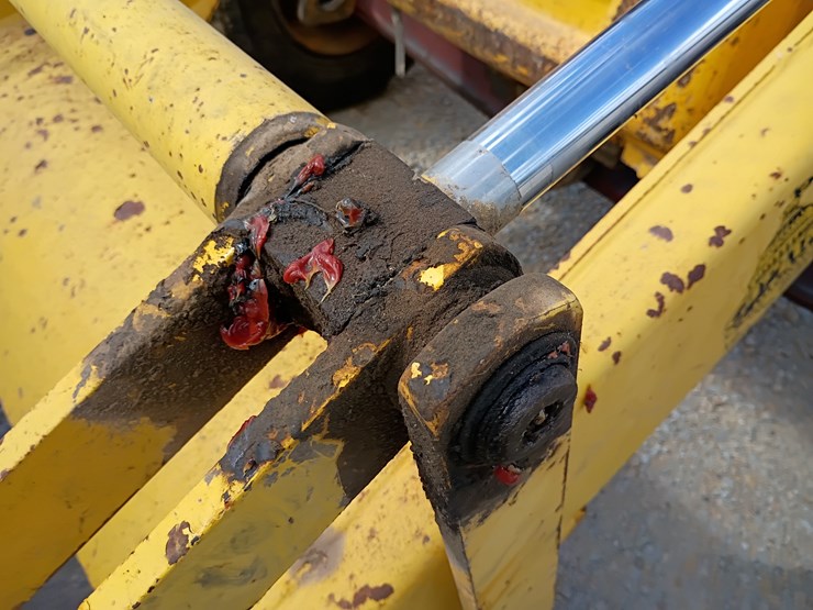 new-holland-lb75-image-53