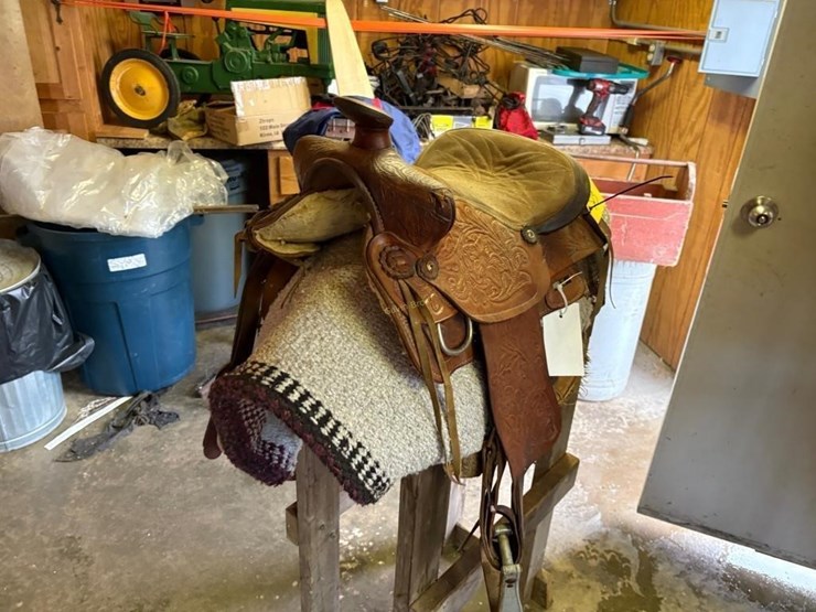 western-saddle-image-1