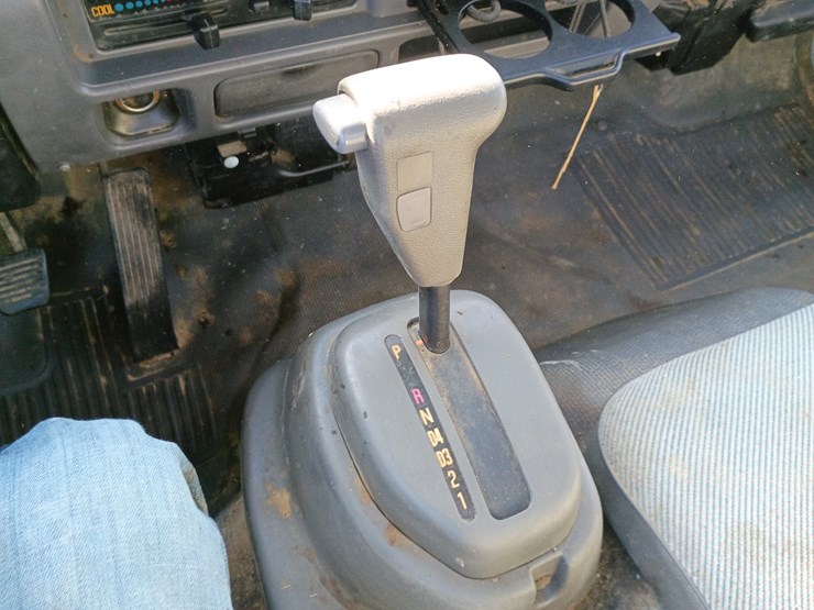 2000-gmc-w3500-image-46
