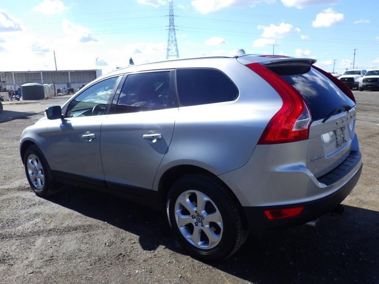 2013-volvo-xc60-image-4