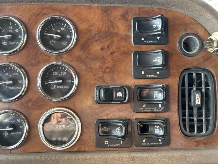 2009-peterbilt-386-image-68