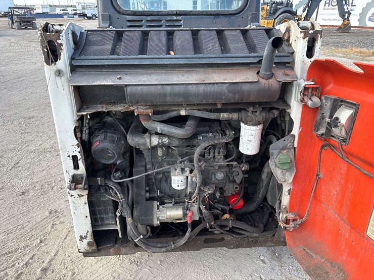2012-bobcat-t110-image-8