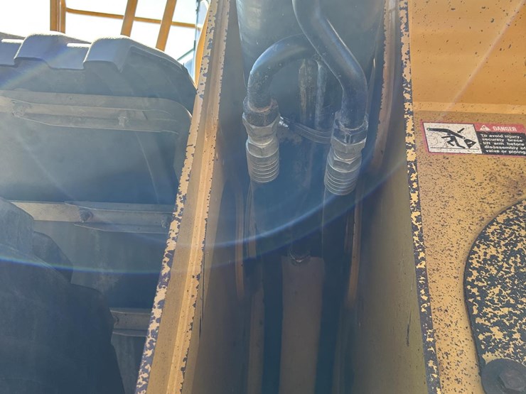 2003-deere-824j-image-75