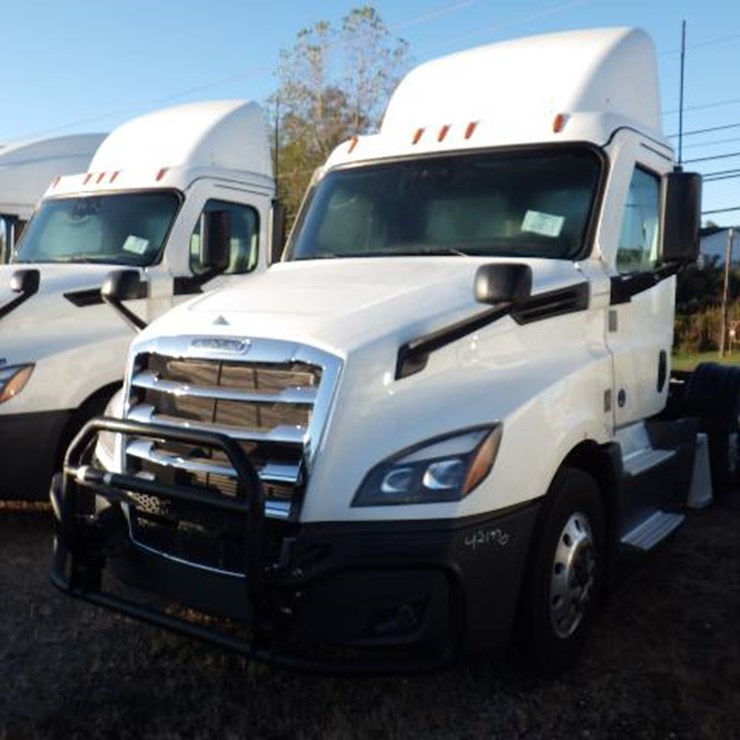 2022 FREIGHTLINER CASCADIA 126