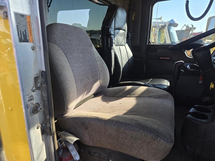 2012-kenworth-t660-image-35