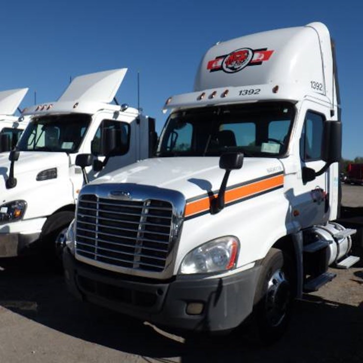 2017 FREIGHTLINER CASCADIA 125