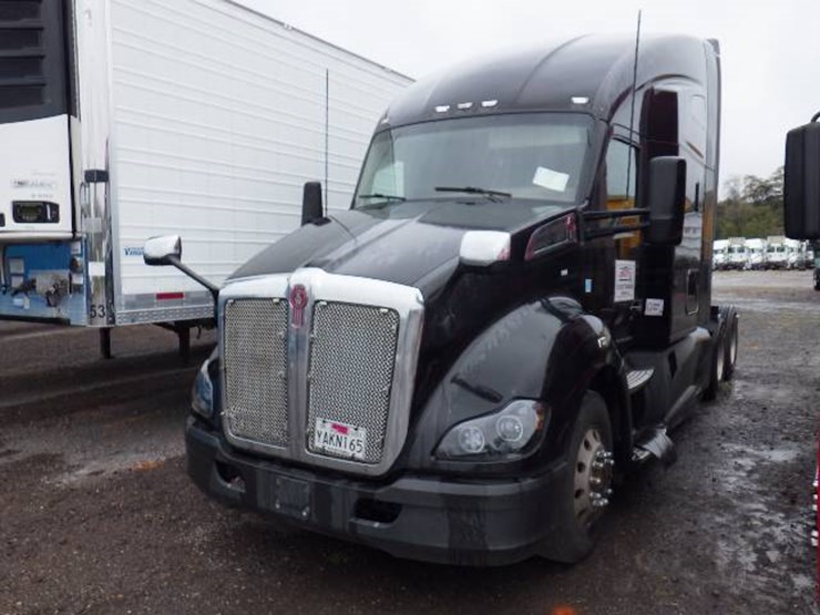 2019-kenworth-t680-image-1