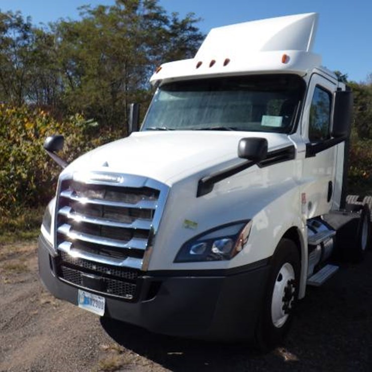 2018 FREIGHTLINER CASCADIA 126