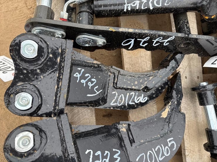 unused-iranch-1r-excavator-ripper-image-1