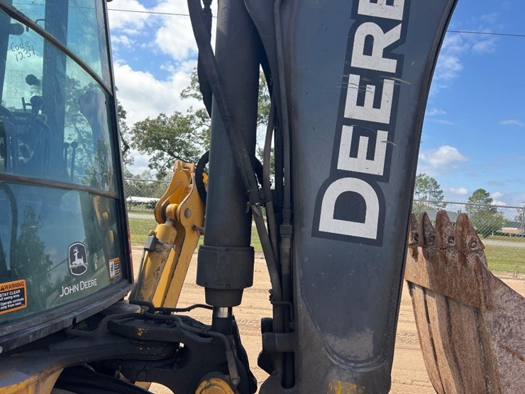 2018-deere-410l-image-17
