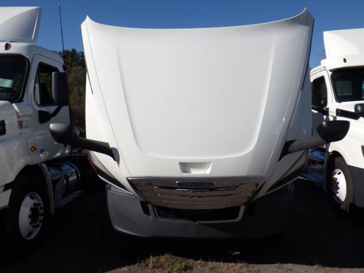 2018-freightliner-cascadia-126-image-15