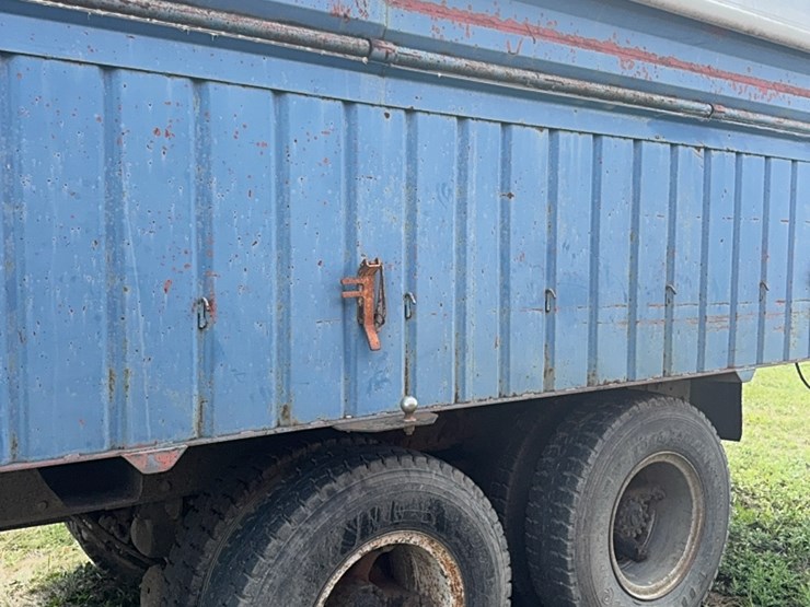 1995-ford-l9000-image-29