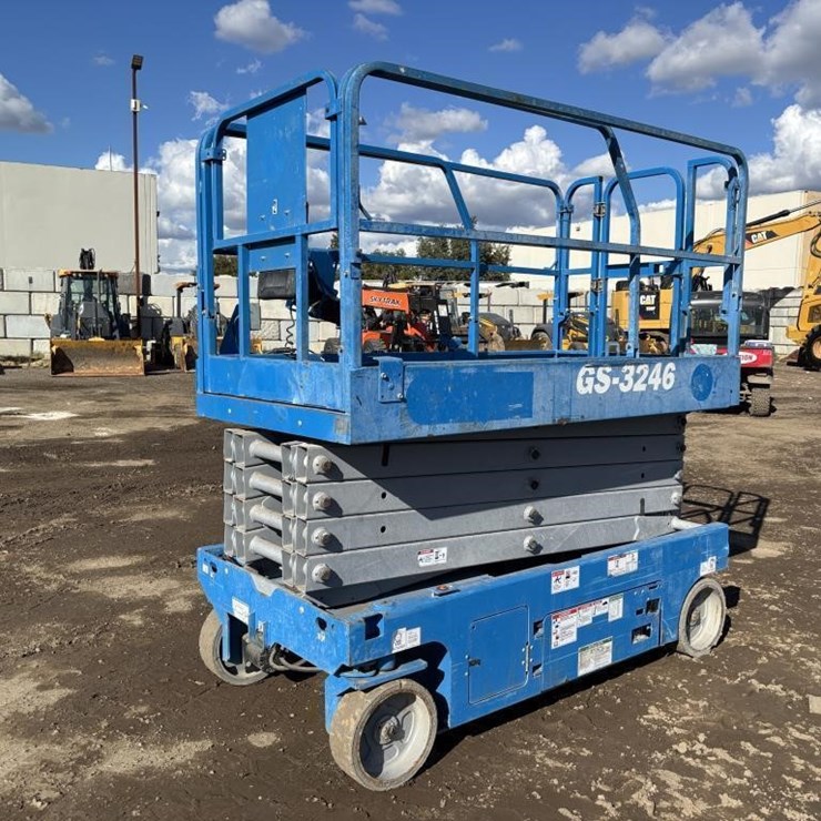 2019 GENIE GS3246