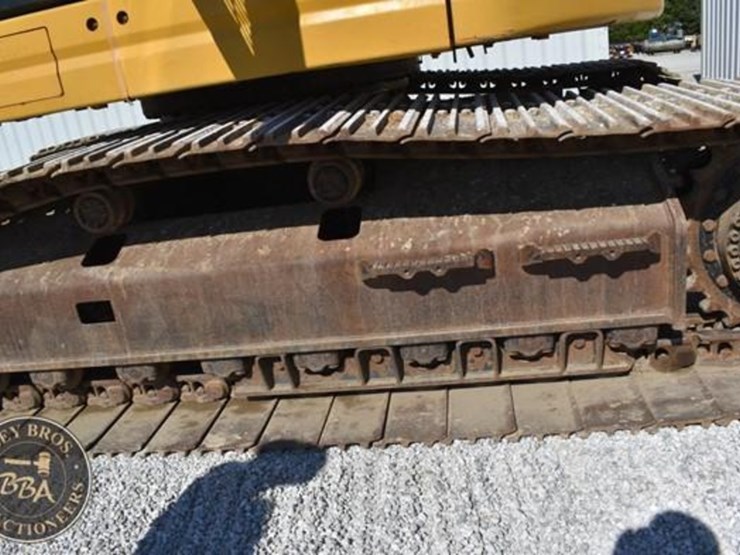 2015-caterpillar-328d-lcr-image-55