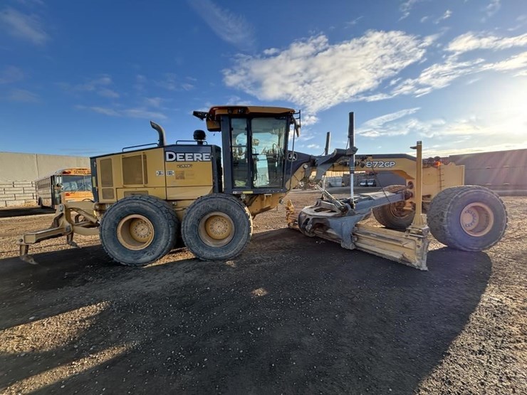 2011-deere-872gp-image-7