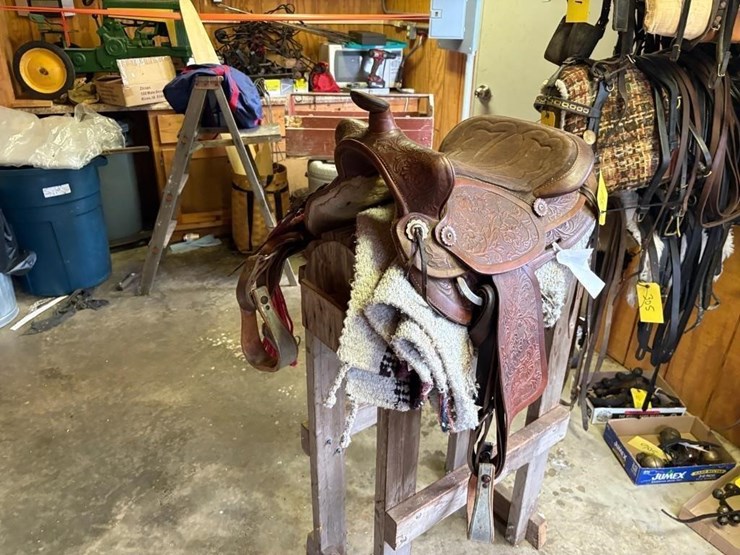 western-saddle-image-1