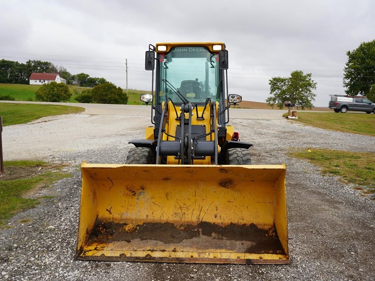 2010-deere-244j-image-2