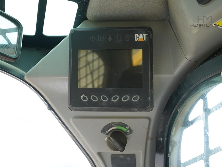 2019-caterpillar-262d-image-10
