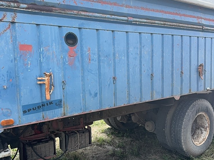 1995-ford-l9000-image-27
