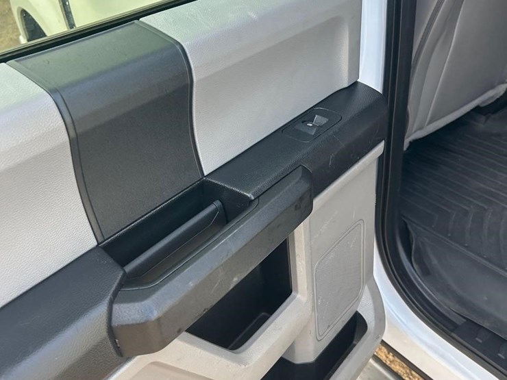 2019-ford-f350-xl-image-22