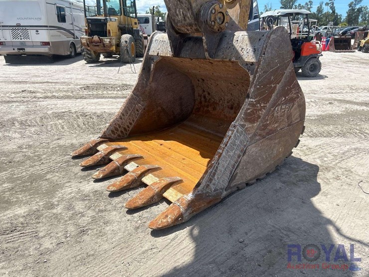 2016-caterpillar-349fl-image-16