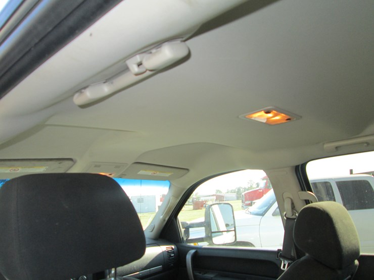 2011-gmc-2500hd-image-23
