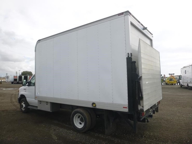 2010-ford-e450-image-4