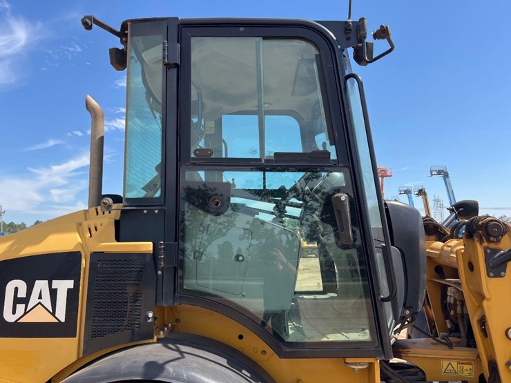 2017-caterpillar-908m-image-25