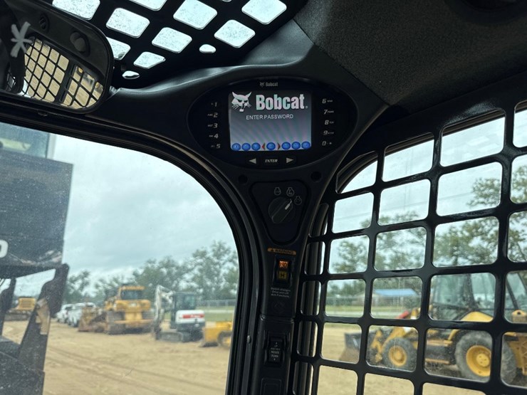 2016-bobcat-t770-image-27