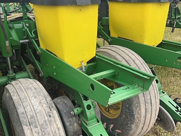 john-deere-16-image-73