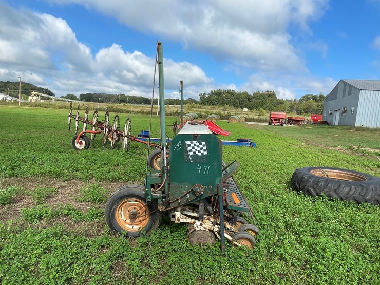 #5022-•-marliss-13'-grain-drill-image-7