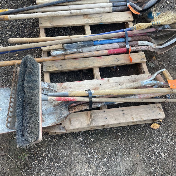 #1903 • Lot of (5) Hand Tools