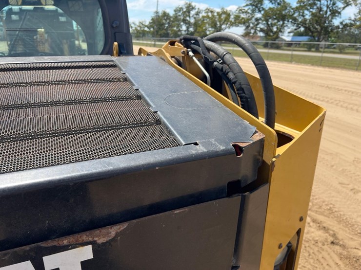 2016-caterpillar-277d-image-21