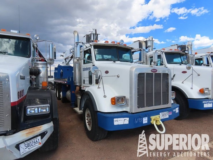 2008-peterbilt-365-image-2