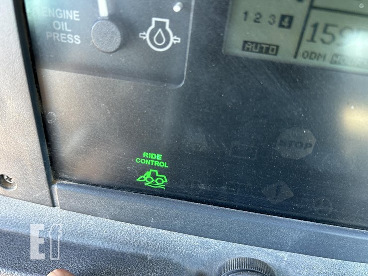 2003-deere-824j-image-65