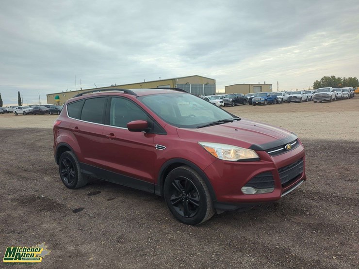 2015-ford-escape-se-image-2