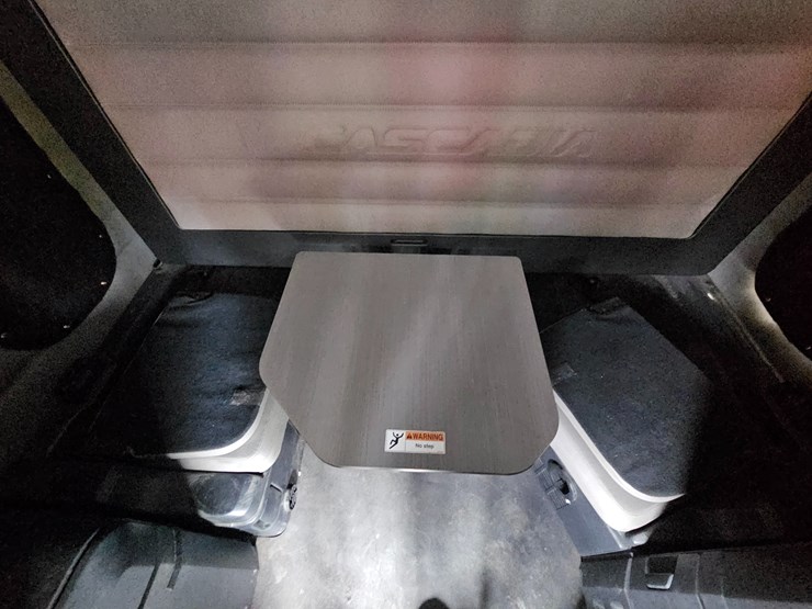2019-freightliner-cascadia-126-image-70