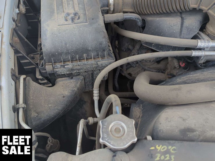 2012-ram-1500-slt-image-32