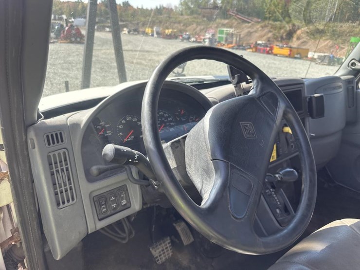 2006-international-durastar-4300-image-38