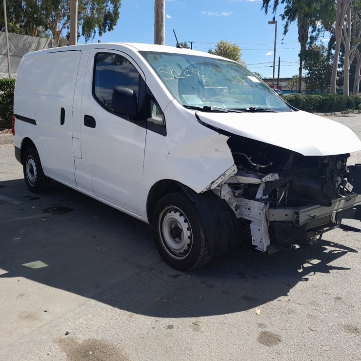 NISSAN NV200