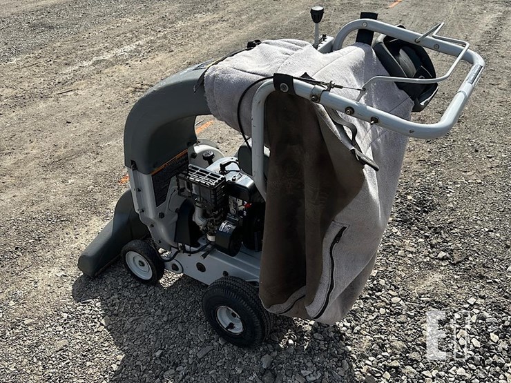 white-yard-boss-950-chipper/-vac-136-image-5