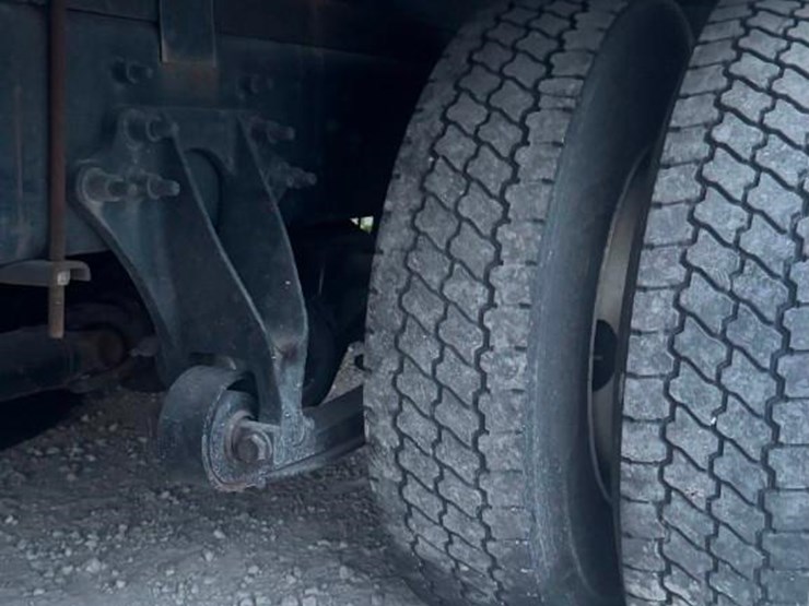 2019-international-durastar-4300-image-8