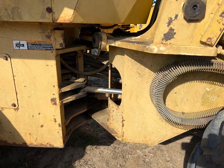1993-deere-444e-image-23
