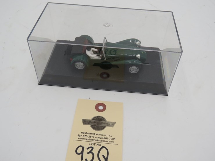 scalextric-car-model-group-image-3