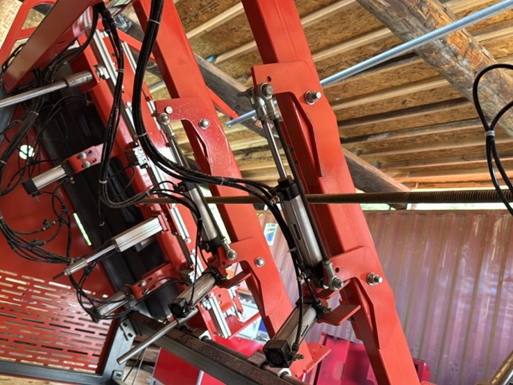 #105-•-2025-pallet-nailer-image-19