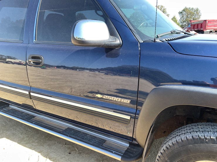 2002-chevrolet-silverado-2500hd-image-18