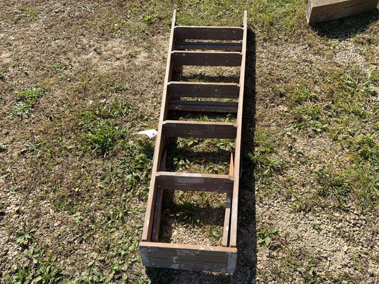 6’-wooden-step-ladder-image-4